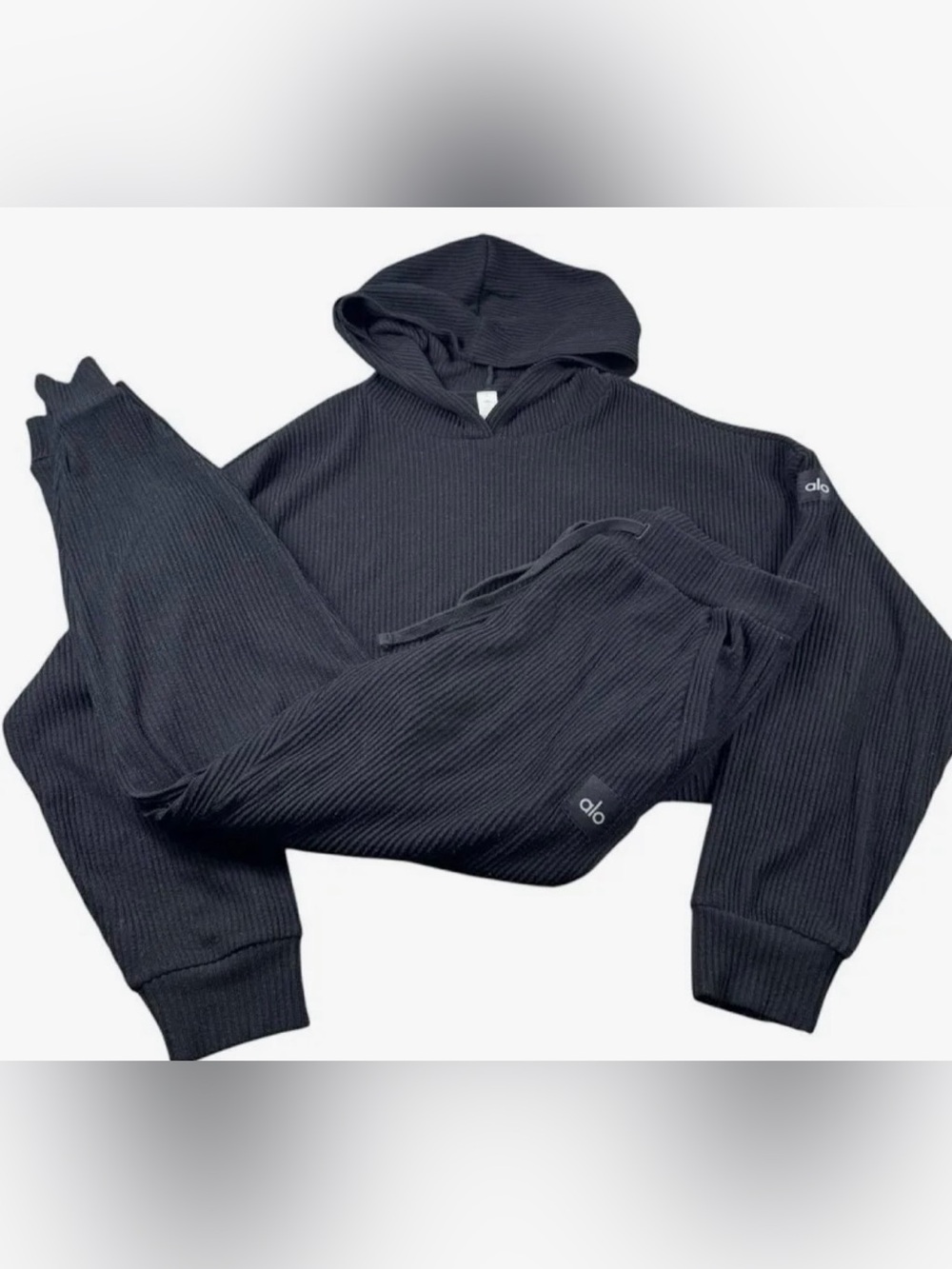 Alo yoga ribbed muse set 
hoodie (S)& 
joggers (XS)
Black 
Great condition